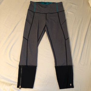 Lululemon Rebel Runner Crop Size Six - RARE!!